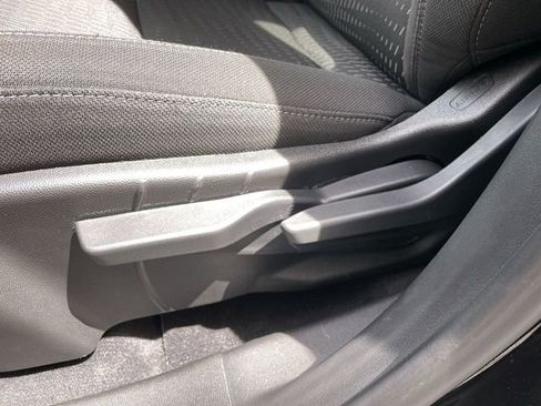 Used 2025 Chevrolet Equinox LT AWD/4WD image 12