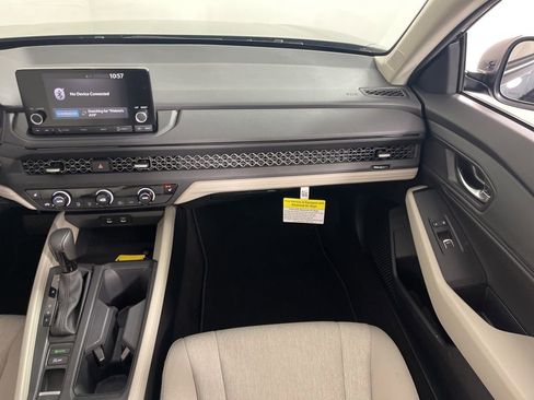 Certified 2025 Honda Accord SE image 18