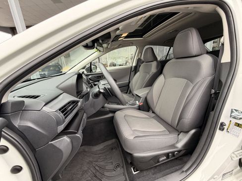 Certified 2025 Subaru Crosstrek 2.0i Premium image 13
