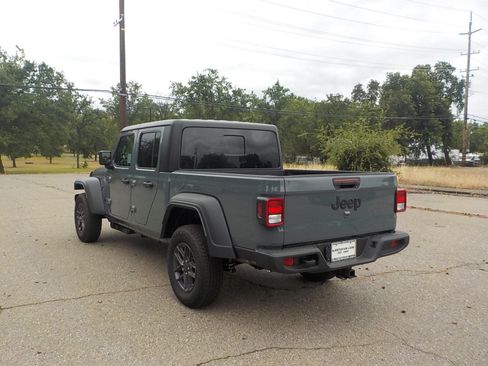 New 2026 Jeep Gladiator Sport AWD/4WD image 4