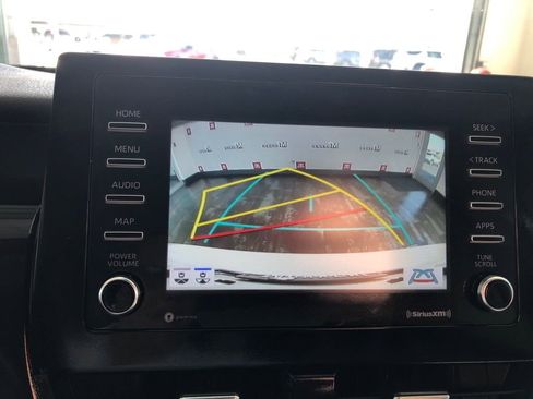 Used 2021 Toyota Camry SE w/ Cold Weather Package image 13