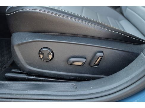 Used 2025 Volkswagen Jetta SE image 15