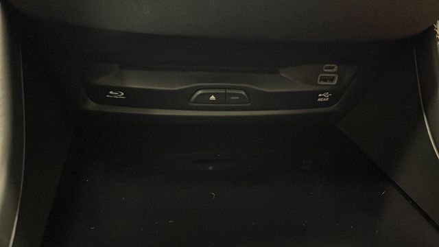 Used 2023 Chrysler Pacifica Pinnacle FWD image 32
