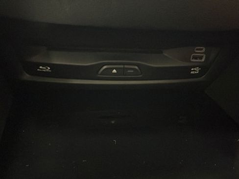 Used 2023 Chrysler Pacifica Pinnacle FWD image 32