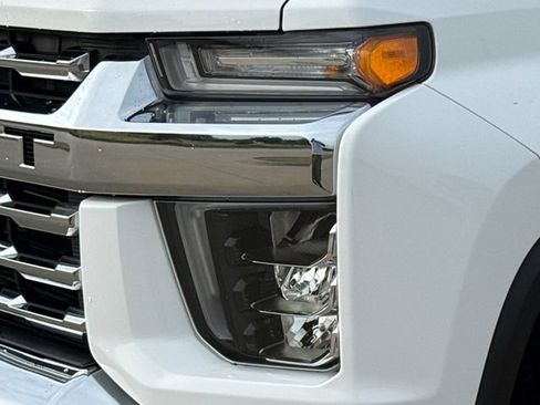 Used 2023 Chevrolet Silverado 2500 LTZ AWD/4WD image 4