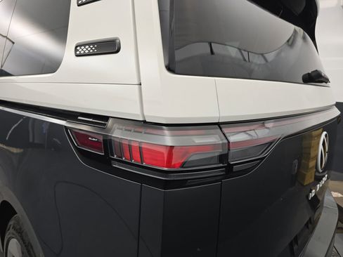 Used 2025 Volkswagen ID. Buzz Pro S Plus image 16