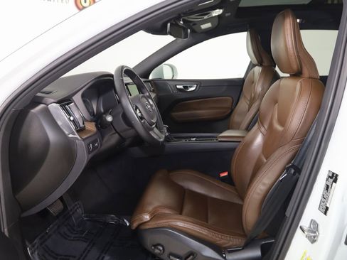 Used 2021 Volvo XC60 T5 Inscription w/ Protection Package Premier image 12