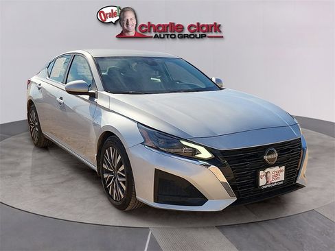 Used 2023 Nissan Altima 2.5 SV image 7