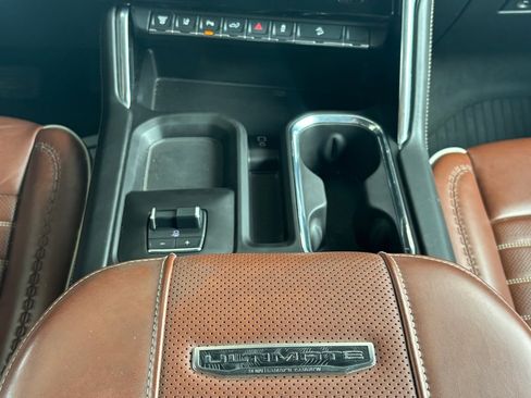 Used 2025 GMC Sierra 2500 Denali Ultimate image 5