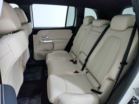 Certified 2023 Mercedes-Benz GLB 250 w/ Premium Package image 20