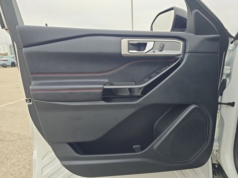 Used 2022 Ford Explorer ST-Line w/ Class IV Trailer Tow Package image 24