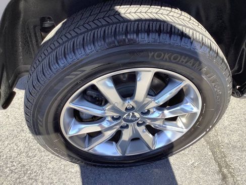 Used 2014 Jeep Cherokee Limited w/ Technology Group AWD/4WD image 21
