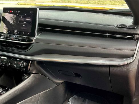 Used 2023 Jeep Compass Limited image 70