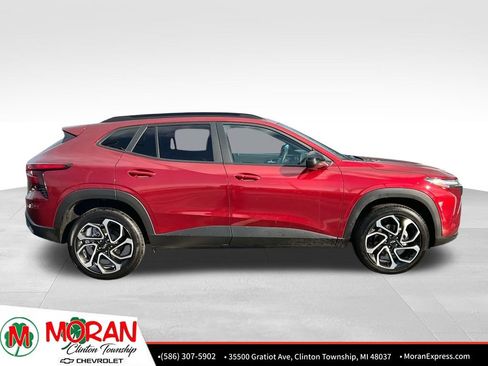 Used 2024 Chevrolet Trax RS w/ Driver Confidence Package image 7