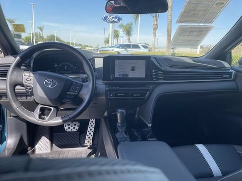 Used 2025 Toyota Camry SE FWD image 19