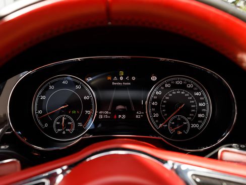 Certified 2020 Bentley Bentayga image 22