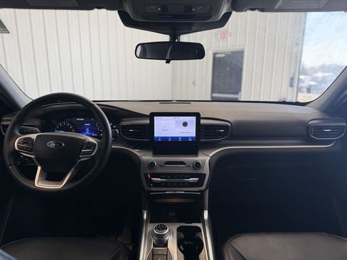 Used 2023 Ford Explorer XLT w/ Equipment Group 202A image 14