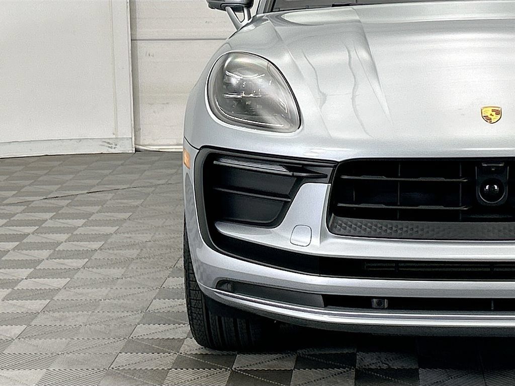 Used 2026 Porsche Macan AWD/4WD image 12