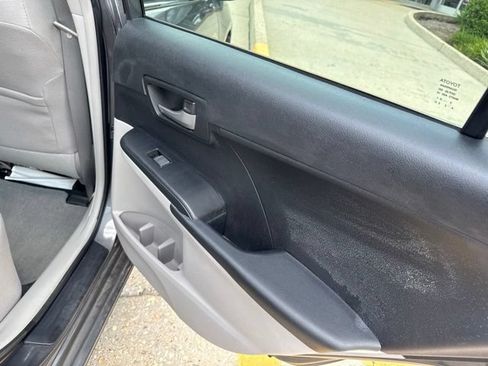 Used 2012 Toyota Camry LE FWD image 20