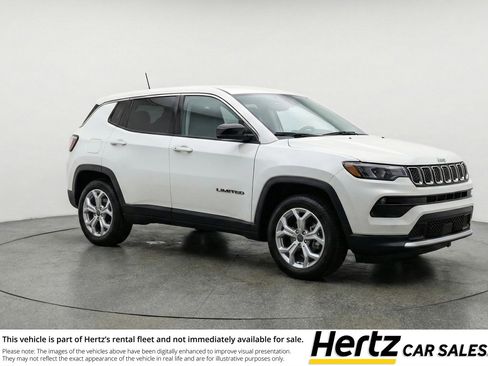 Used 2025 Jeep Compass Latitude AWD/4WD image 1