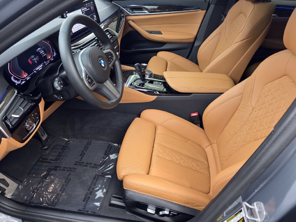 Certified 2023 BMW 530i xDrive w/ M Sport Package AWD/4WD image 9