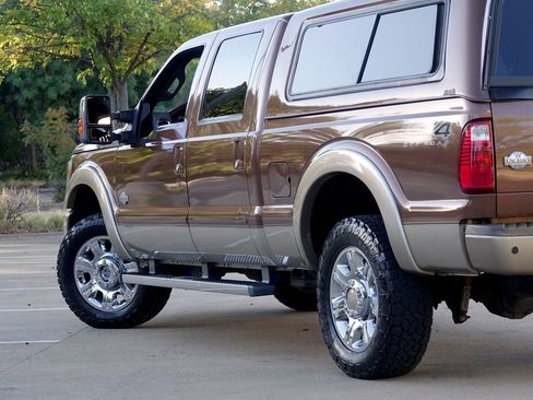 Used 2012 Ford F250 King Ranch w/ King Ranch w/Chrome Pkg image 32