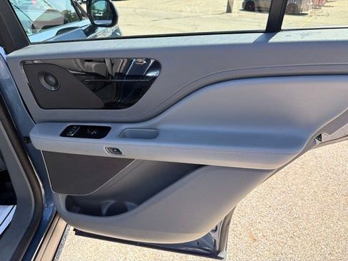 Used 2020 Lincoln Aviator Reserve w/ Elements Package Plus AWD/4WD image 18