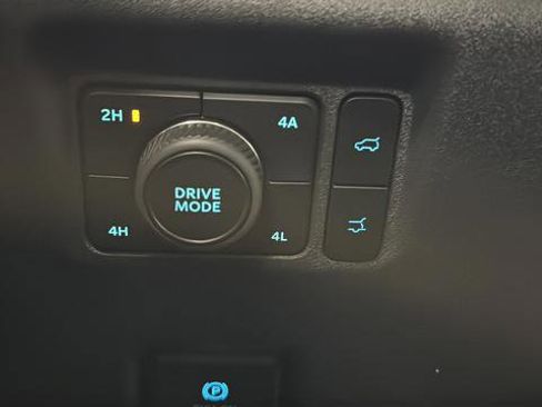 Used 2025 Ford Expedition Platinum image 43