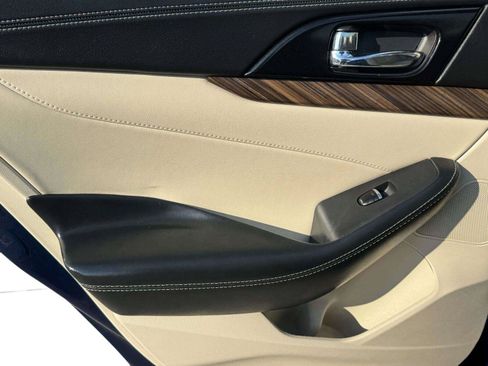 Used 2017 Nissan Maxima Platinum w/ Interior Lighting Package FWD image 35