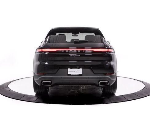 Certified 2026 Porsche Cayenne AWD/4WD image 6