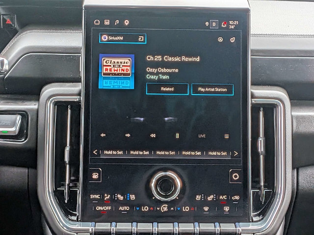 Used 2025 GMC Yukon XL Denali AWD/4WD image 20