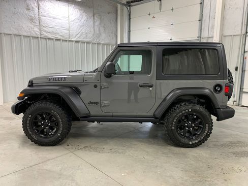 Used 2021 Jeep Wrangler Sport AWD/4WD image 19