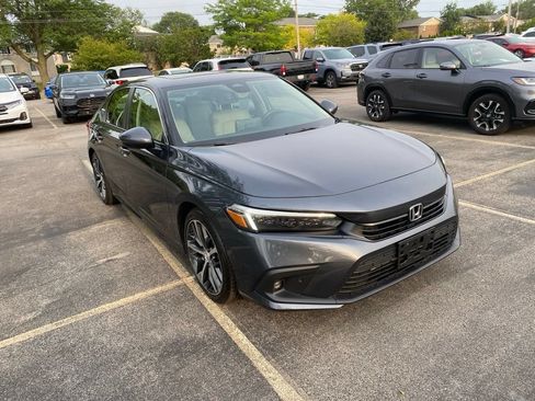 Used 2024 Honda Civic Touring image 2