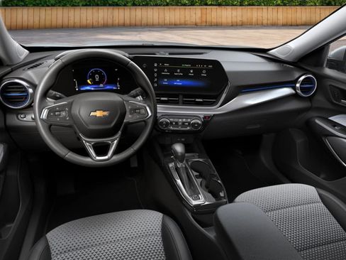 New 2026 Chevrolet Trax LT w/ LT Convenience Package FWD image 6