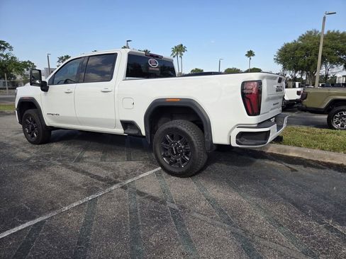 Used 2025 GMC Sierra 2500 AT4 image 5