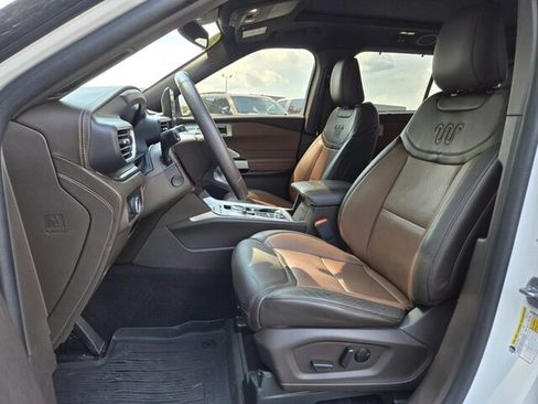 Certified 2023 Ford Explorer King Ranch w/ Technology Package AWD/4WD image 9
