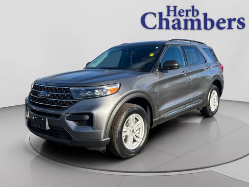 Used 2022 Ford Explorer XLT image 11