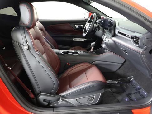 Used 2025 Ford Mustang GT Premium RWD image 31