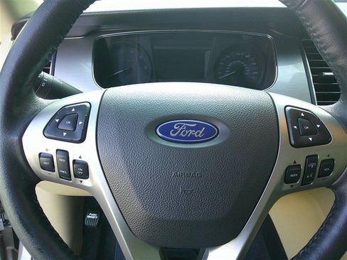 Used 2013 Ford Taurus SEL FWD image 12