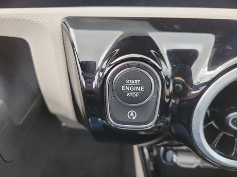 Used 2025 Mercedes-Benz CLA 250 image 22