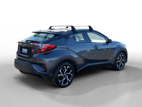 Used 2018 Toyota C-HR XLE image 5