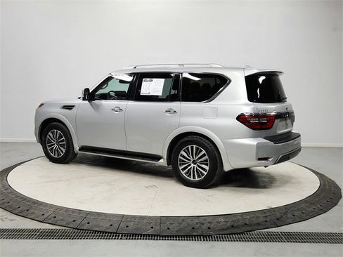 Used 2024 Nissan Armada SL image 5