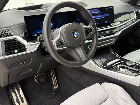 Used 2024 BMW X5 xDrive40i w/ M Sport Package AWD/4WD image 4
