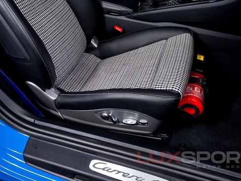 Used 2017 Porsche 911 Carrera 4S image 58