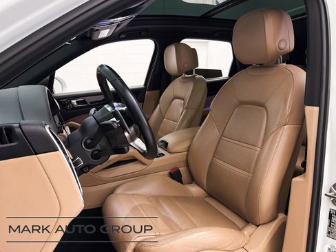 Used 2019 Porsche Cayenne S image 23