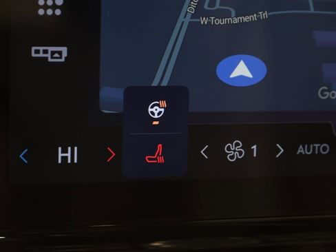 Used 2025 Lincoln Nautilus Premier image 8