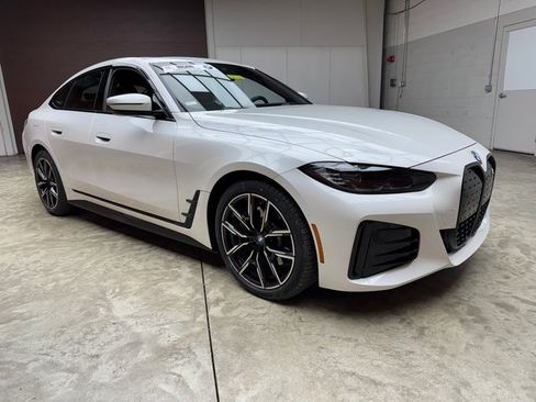 Certified 2022 BMW i4 eDrive40 w/ M Sport Package image 7