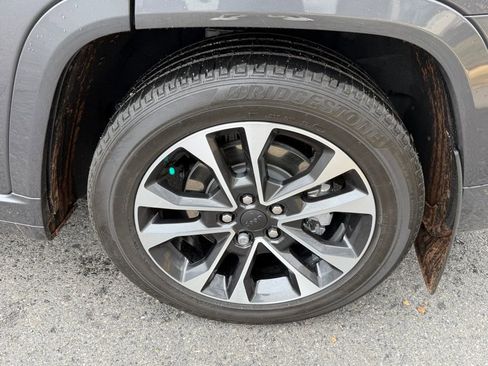 Certified 2023 Jeep Grand Cherokee L Overland image 13