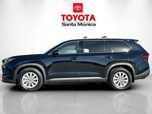 New 2026 Toyota Grand Highlander XLE FWD image 8