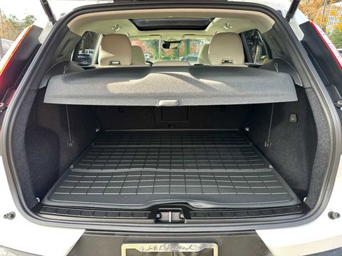 Used 2025 Volvo XC40 B5 Plus w/ Protection Package Premier image 14